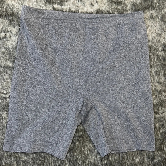 Under where grey high waisted slimming shape wear shorts Sz L - Picture 4 of 5